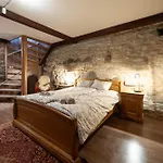 Old Town 60m2 On 2 Floors Next To Town Hall Korter
