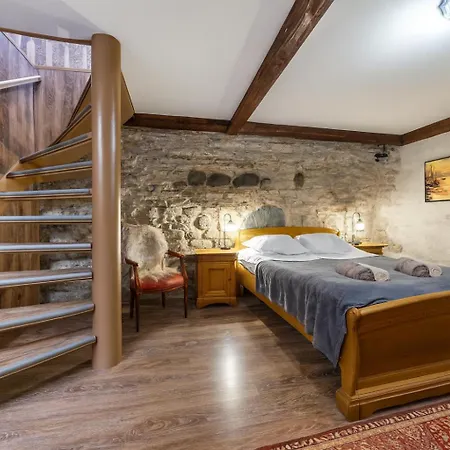 Old Town 60m2 On 2 Floors Next To Town Hall Apartmán Tallinn
