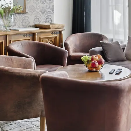 Old Town 60m2 On 2 Floors Next To Town Hall Апартаменти *