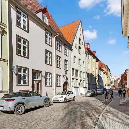 Old Town 60m2 On 2 Floors Next To Town Hall Tallinn