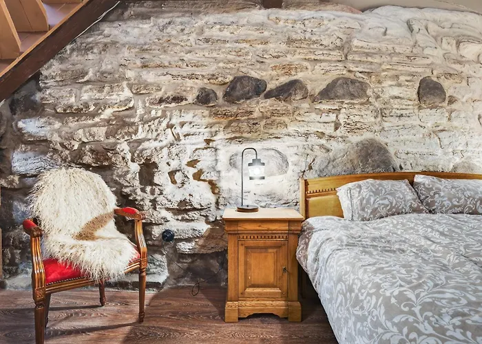 Апартаменти Old Town 60m2 On 2 Floors Next To Town Hall