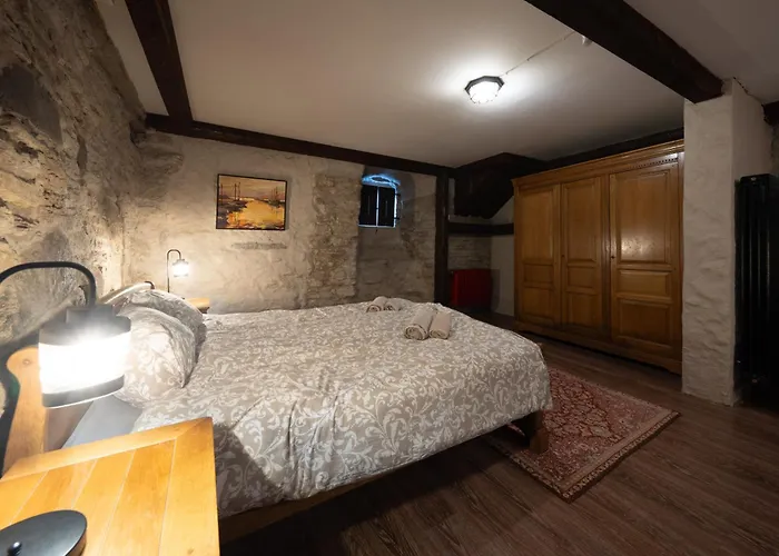 Old Town 60m2 On 2 Floors Next To Town Hall Apartman